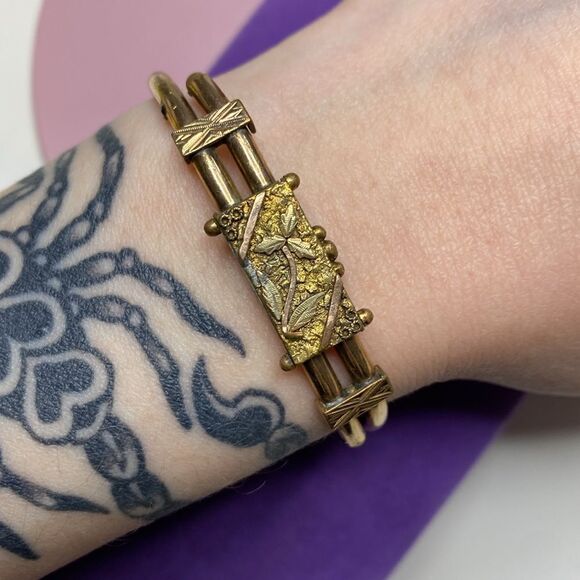 💛 Antique 12k Gold Filled Floral Leaf Bangle Bracelet - Picture 5 of 7